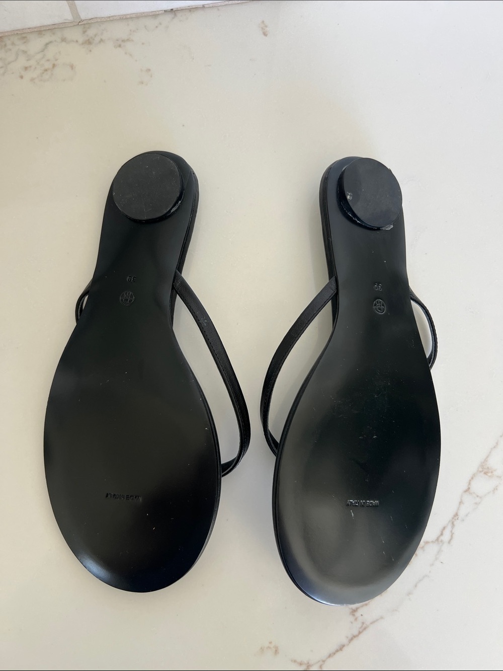 New The Row Black Leather Minimalist Thong Sandals - Picture 2 of 4
